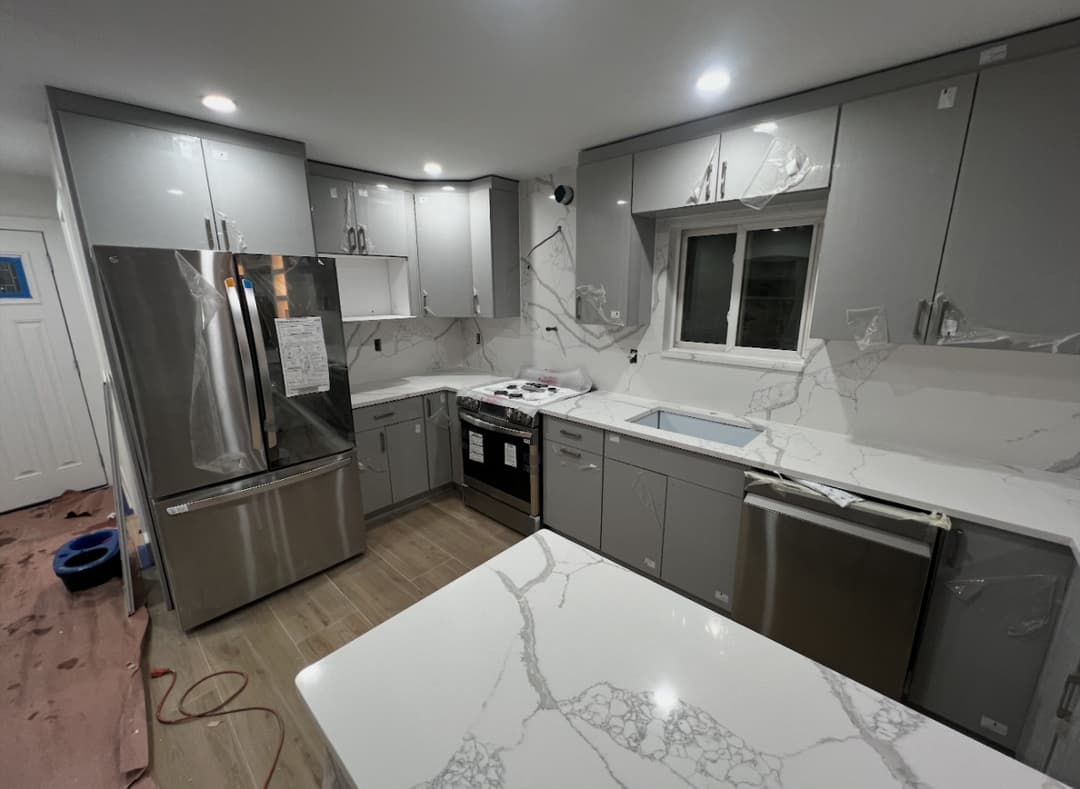 Modern Glossy Kitchen Installation